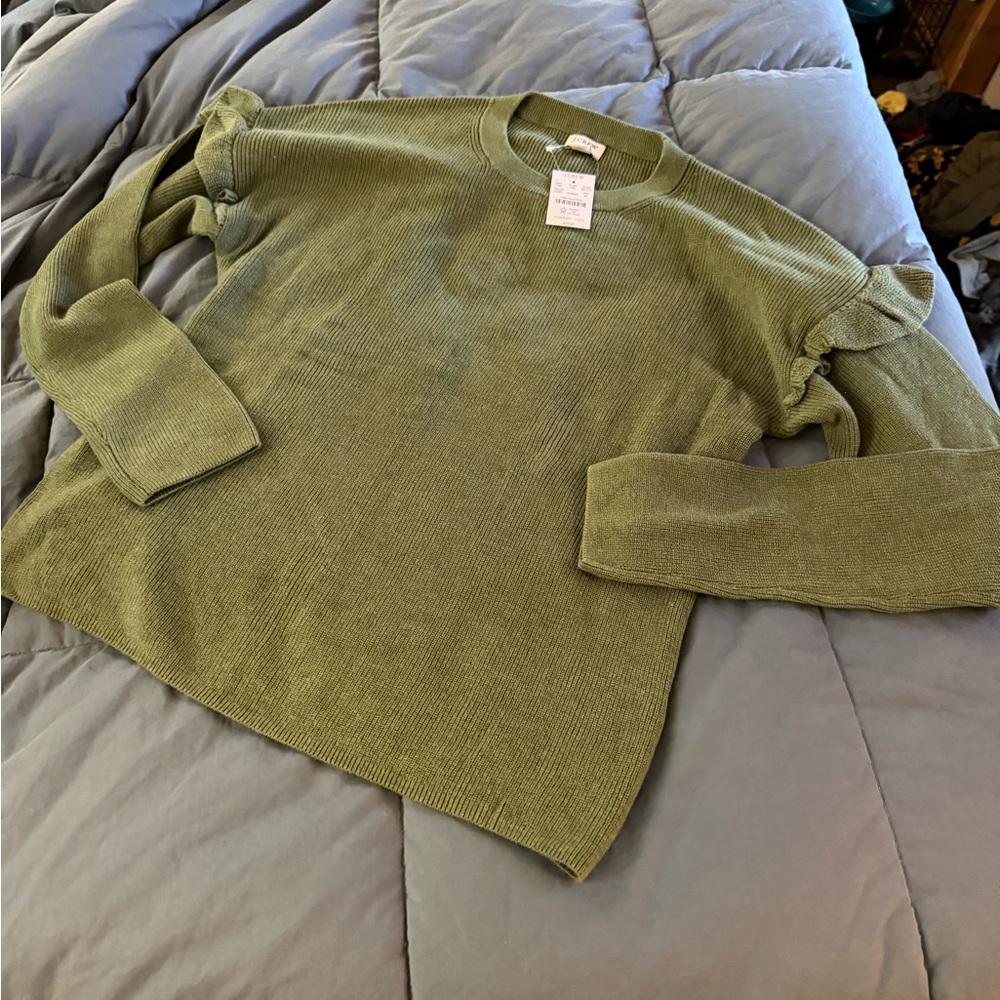 NWT Women’s J. Crew Green Ruffle Sleeve Sweater